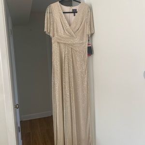 NWT floor length women’s dress size 10 Adrianna papell